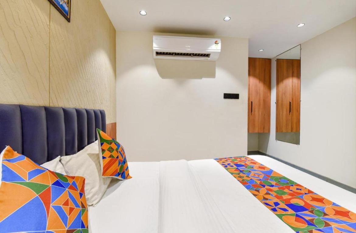 Hotel Solitaire Tower - Top Rated Area- In House Parking Vrindavan Luaran gambar